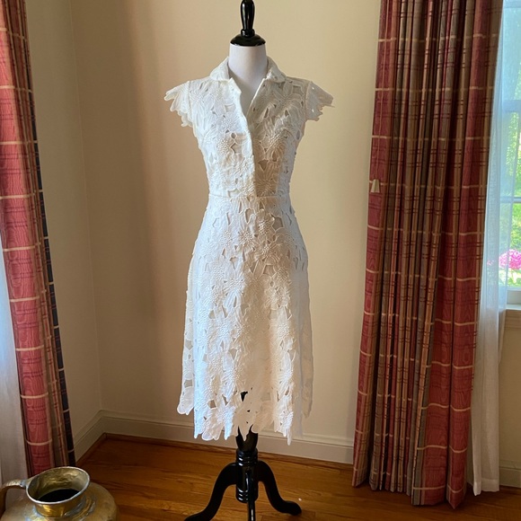 Chicwish Dresses & Skirts - NWOT Flower Cutout Dress